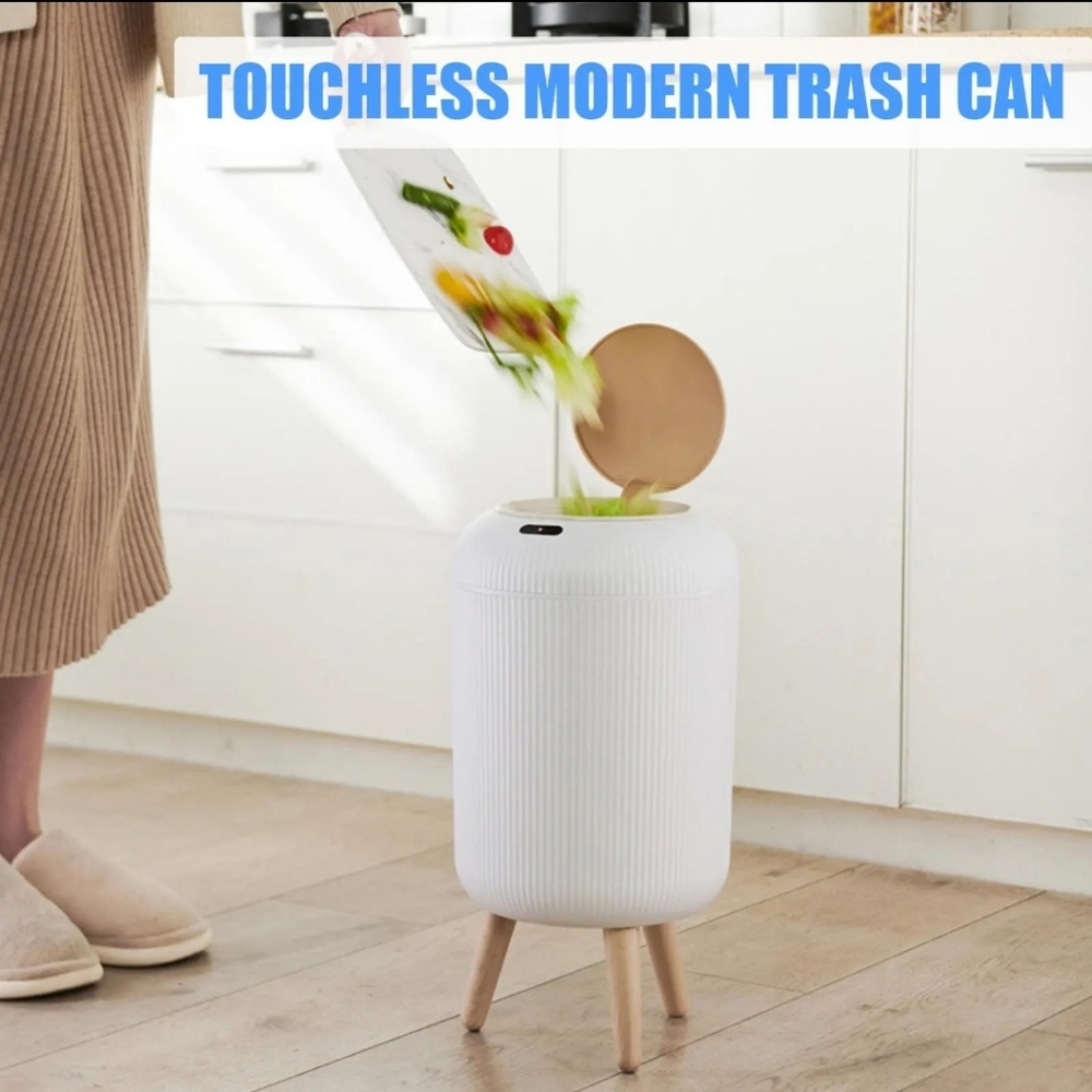 New in Box - touchless modern trash can